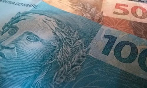 Você já se pegou no final do mês se perguntando onde foi parar todo o seu dinheiro? Essa sensação de descontrole financeiro é familiar para muitas pessoas. A boa notícia é que é possível mudar essa realidade com um bom planejamento.